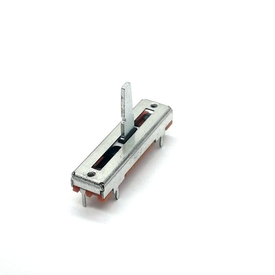 C3021N 금속 손잡이 20mm 여행 8.1 Mm 와이드 사운드 콘솔 이어폰 및 마이크에 사용