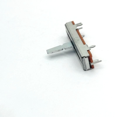 C3021N 금속 손잡이 20mm 여행 8.1 Mm 와이드 사운드 콘솔 이어폰 및 마이크에 사용